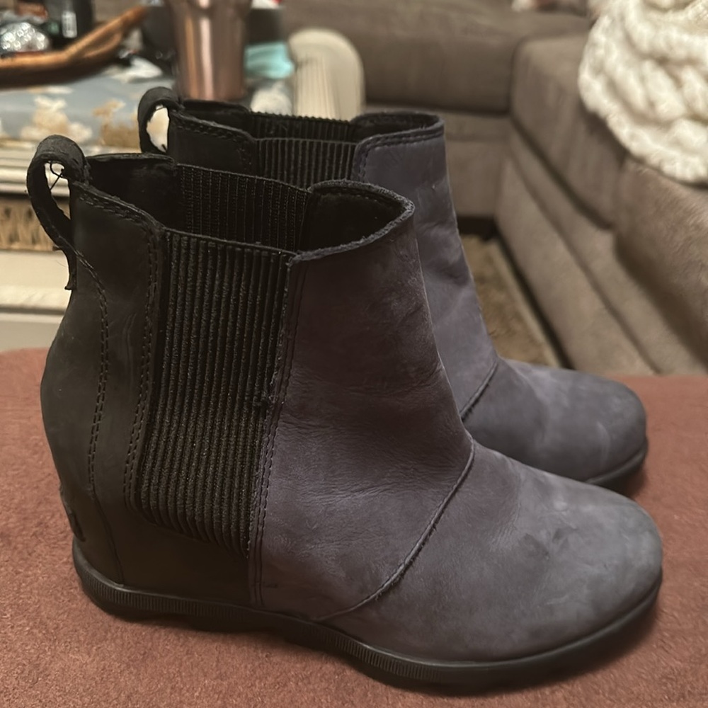 Sorel wedges size 8